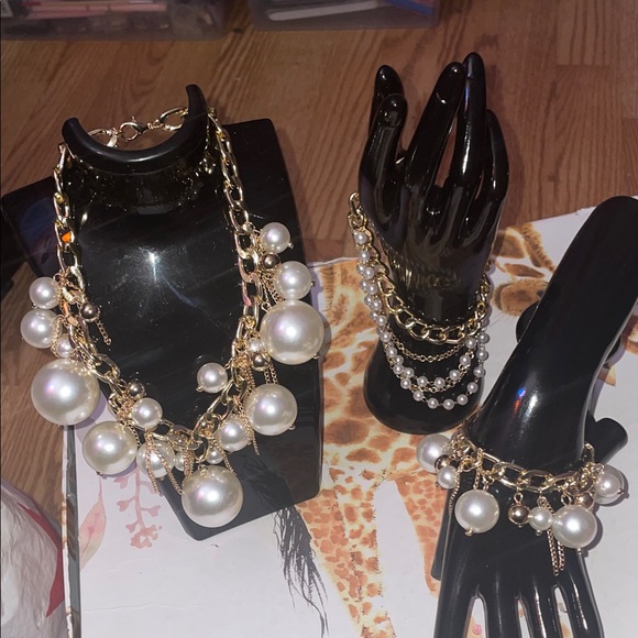 Three pieces elegant Akoya pearl choker necklace set including ankle bracelet - Picture 12 of 13